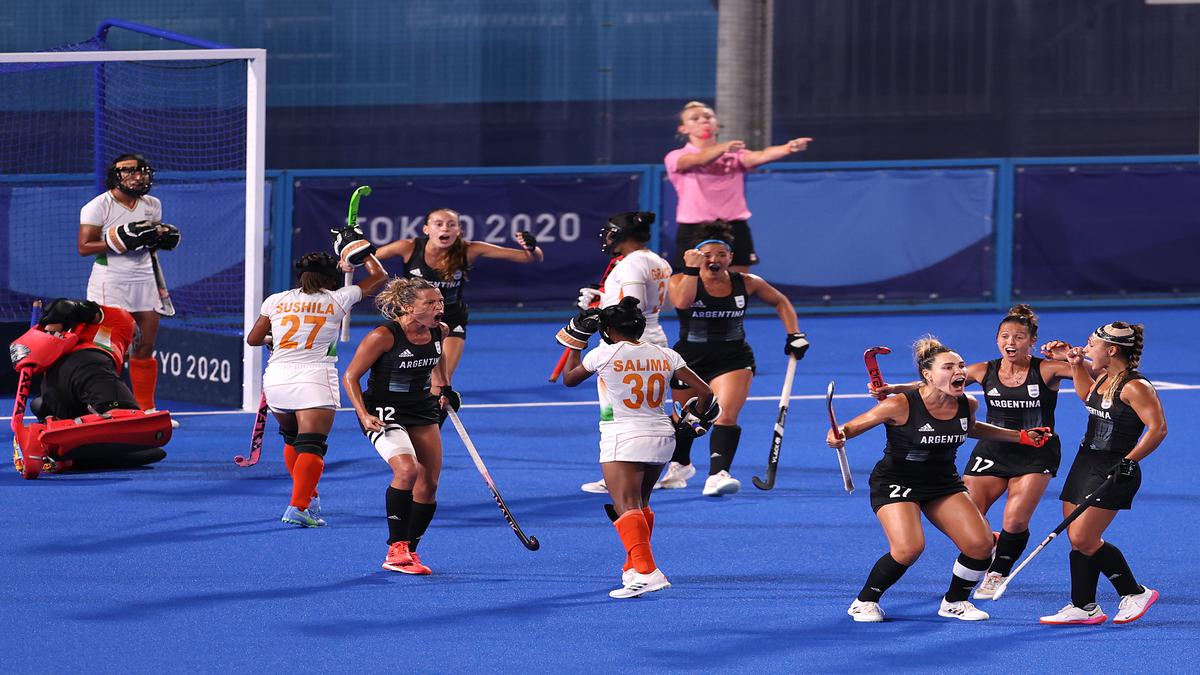 Indian women's hockey team loses to Argentina B again