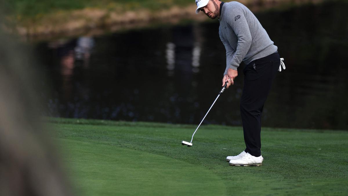 Pebble Beach Pro-AM: Patrick Cantlay takes off PGA Tour board hat, trails Thomas Detry by 1, Mcllroy tied at 39th