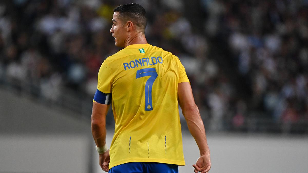 Cristiano Ronaldo's overhead kick attempt on his debut for Al-Nassr