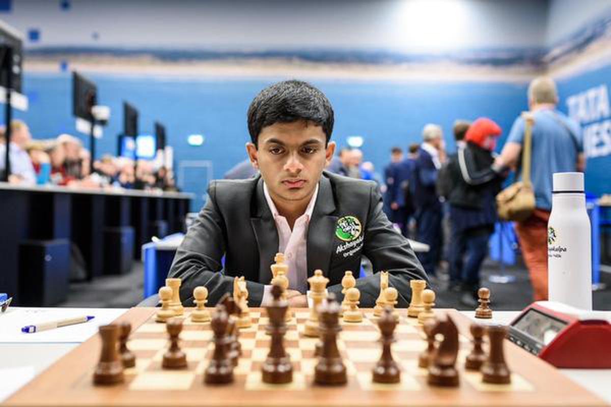 FIDE Online World Corporate Championship: Nihal Sarin holds Anish