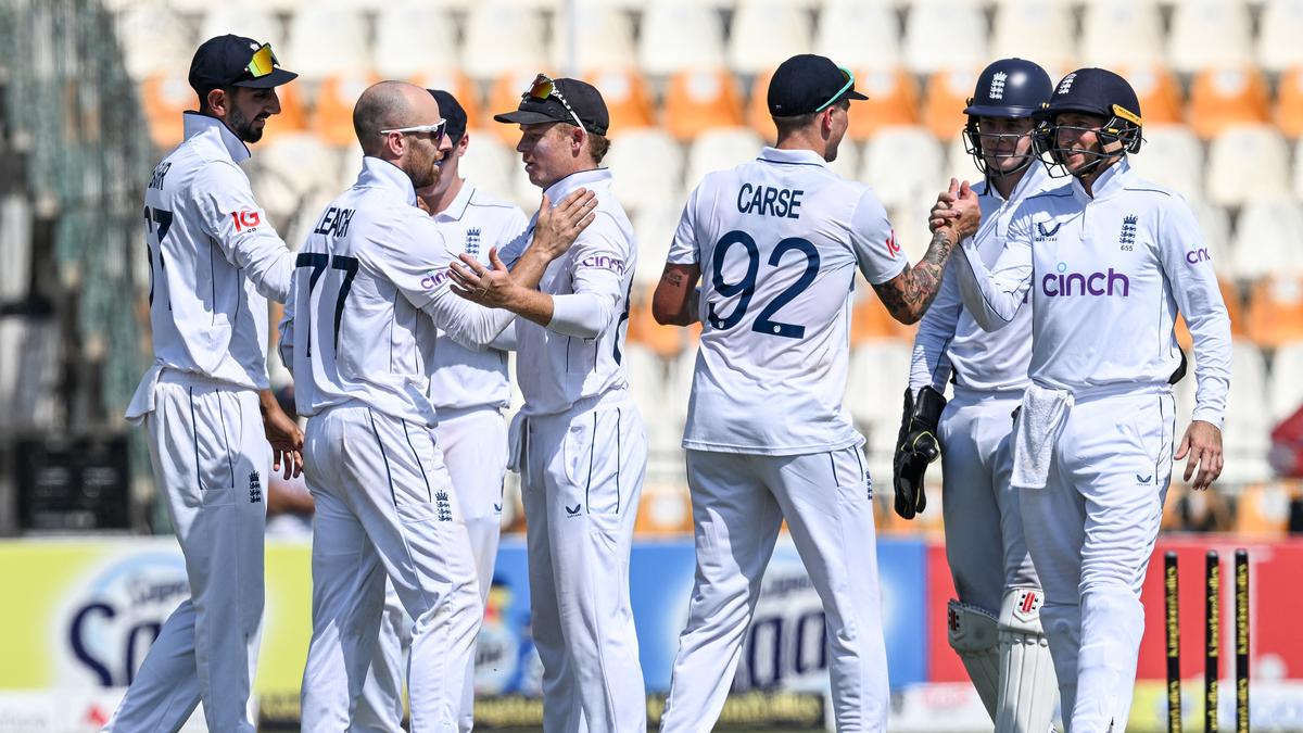 PAK vs ENG, 2nd Test Day 1 LIVE updates: Ghulam scores century after Pakistan crosses 200-run mark