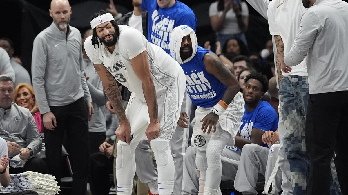 NBA: Anthony Davis’ Dallas Mavericks debut cut short by injury