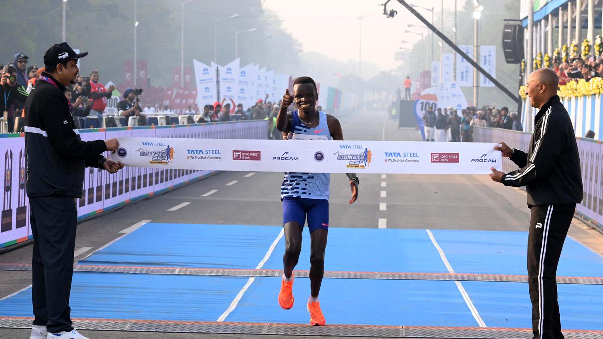 Tata Steel Kolkata 25K: Ebenyo, Sutume win in style