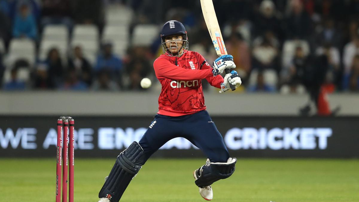 India loses by nine wickets against England