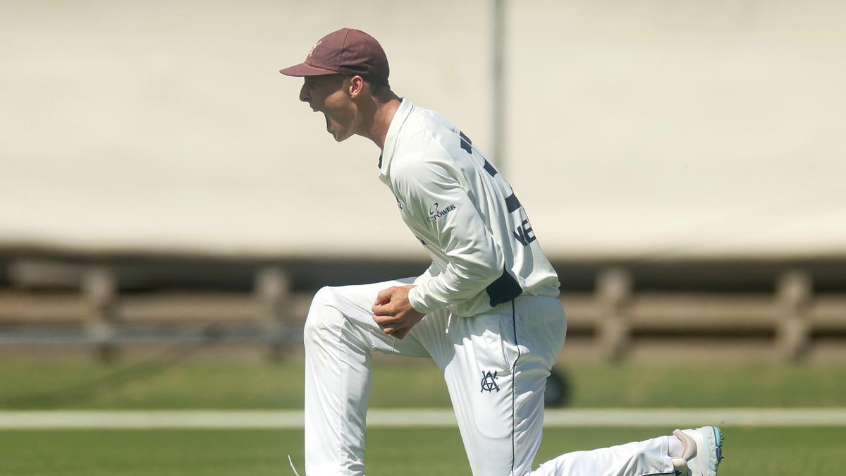 Watch: Campbell Kellaway’s unreal diving catch stuns Sheffield Shield