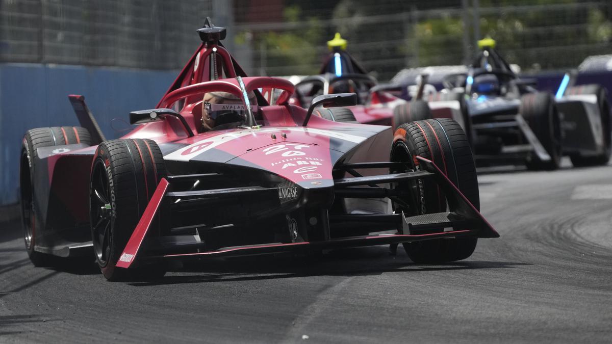 Formula E: Porsche extends commitment to 2026