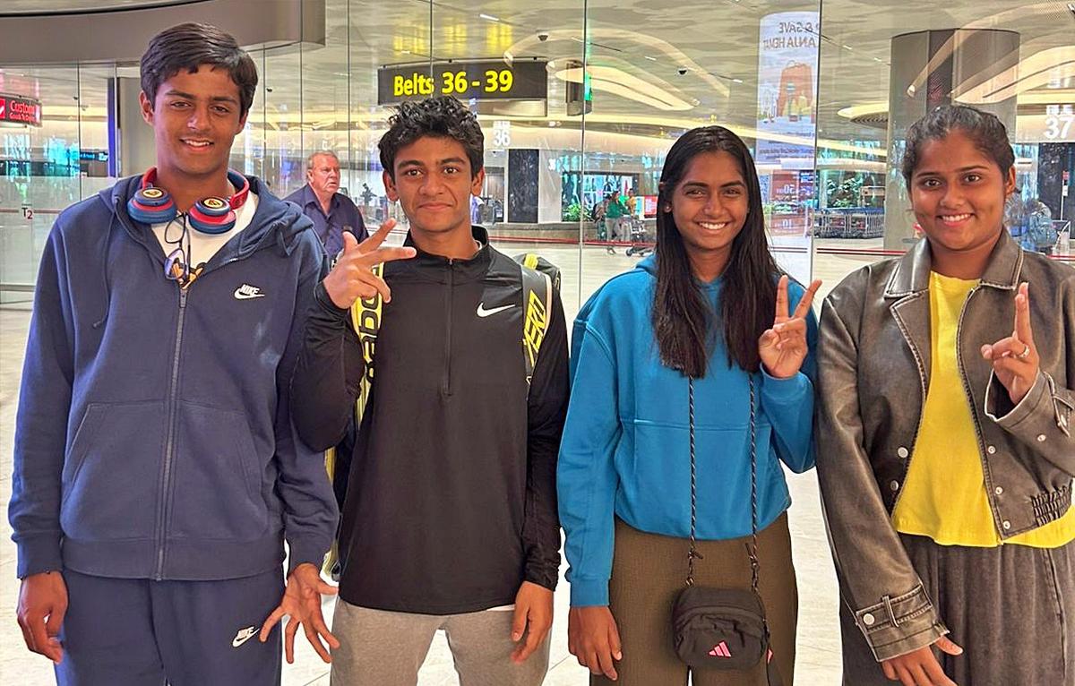 Samarth Sahita, Aradhya Kshitij, Rishitha Basireddy dan Sohini Mohanty di Singapura untuk turnamen tenis Asia-Oceania Rod Laver Junior Challenge.