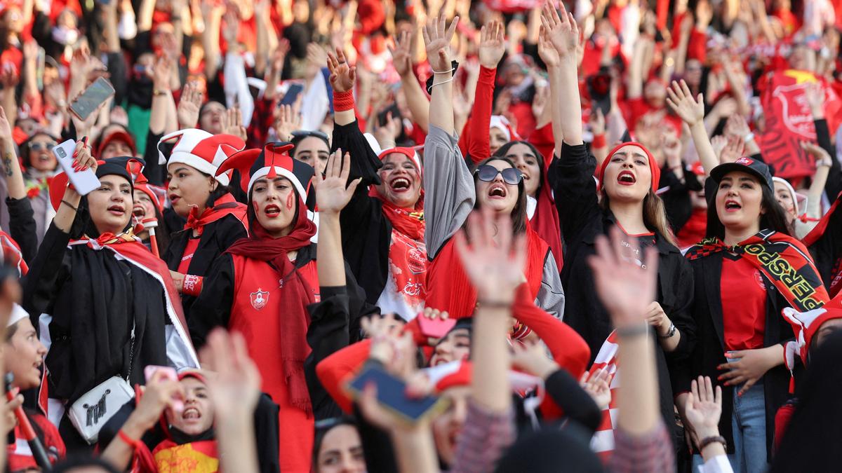 FIFA chief Infantino hails women-only crowd at Iranian top-flight clash