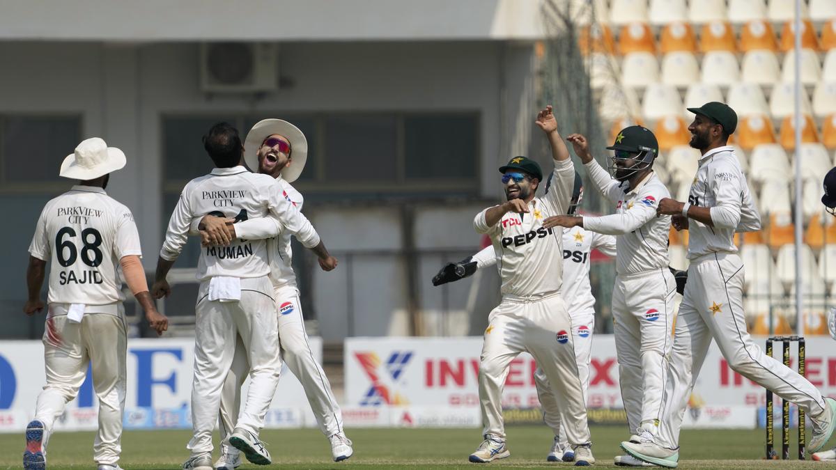 PAK vs ENG, 2nd Test: Pakistan beats England by 152 runs to level series 1-1