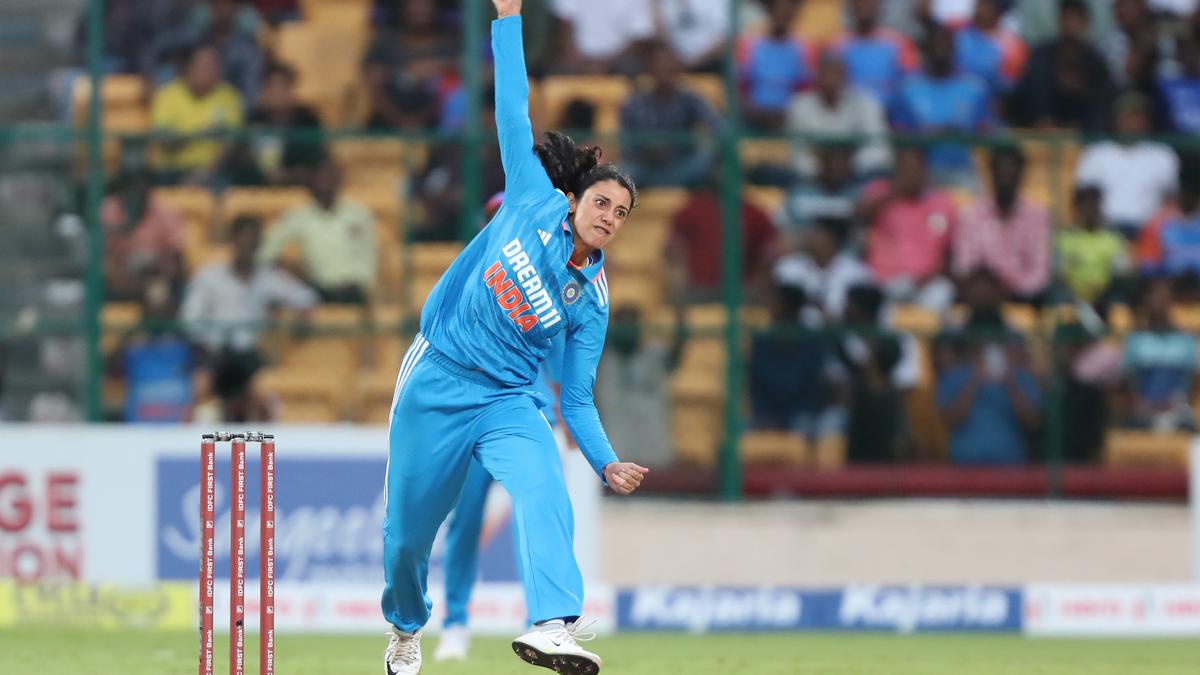 Watch: Smriti Mandhana bowls for the first time in internationals, dismisses Sune Luus for maiden ODI scalp