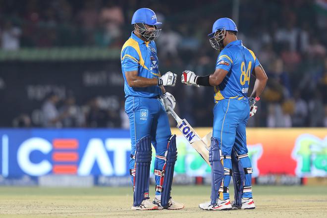 Stuart Binny and Yusuf Pathan recorded a 88-run partnership from just 33 deliveries. 
