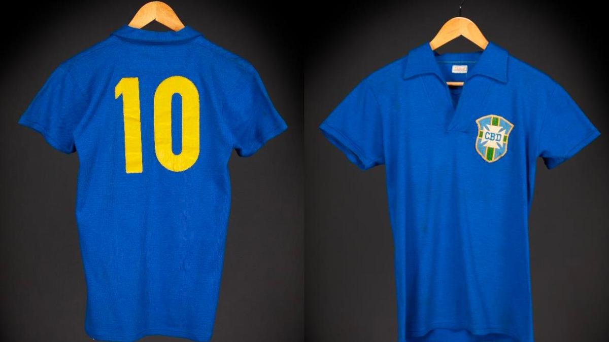 Le maillot emblématique de Pelé lors de la Coupe du monde 1958 devrait être vendu aux enchères pour 6 millions de dollars.