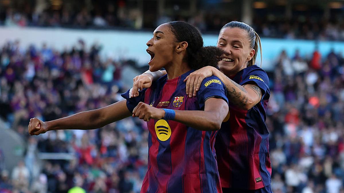 Barcelone a remporté la Ligue des Champions féminine en battant Lyon 4-0 en finale