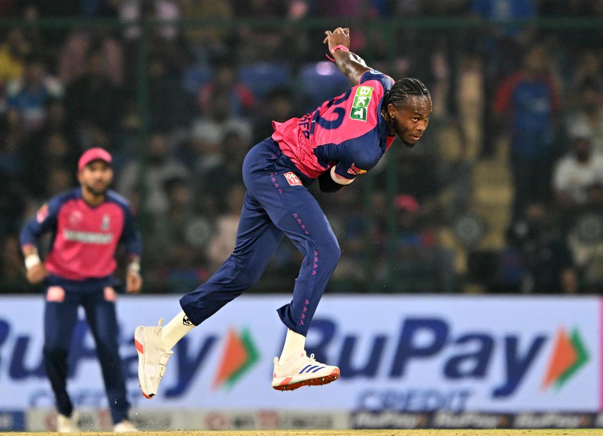 With the ball, Rajasthan Royals’ bowling attack seems structured towards taking wickets with the new ball, particularly with trump card Jofra Archer. Archer had mixed returns for England but was at his best with the new ball in hand, taking eight wickets at 20.37 and often bowling three overs in his first spell to create early incisions.