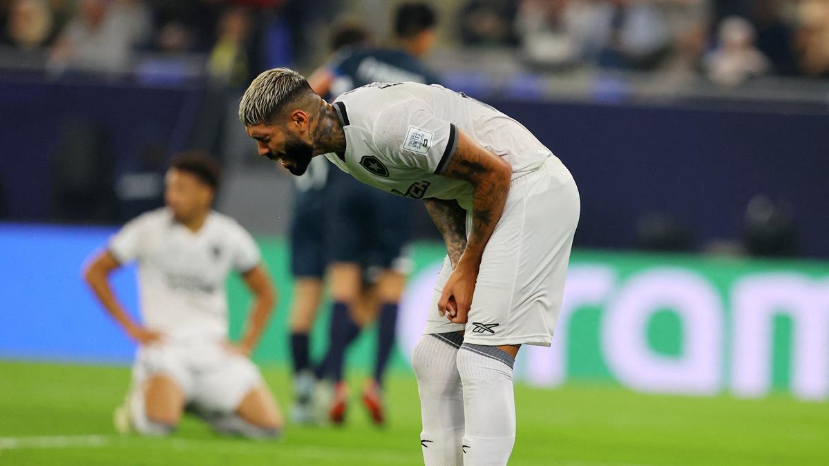 Botafogo defender Barboza loses tooth in post-derby brawl against Flamengo