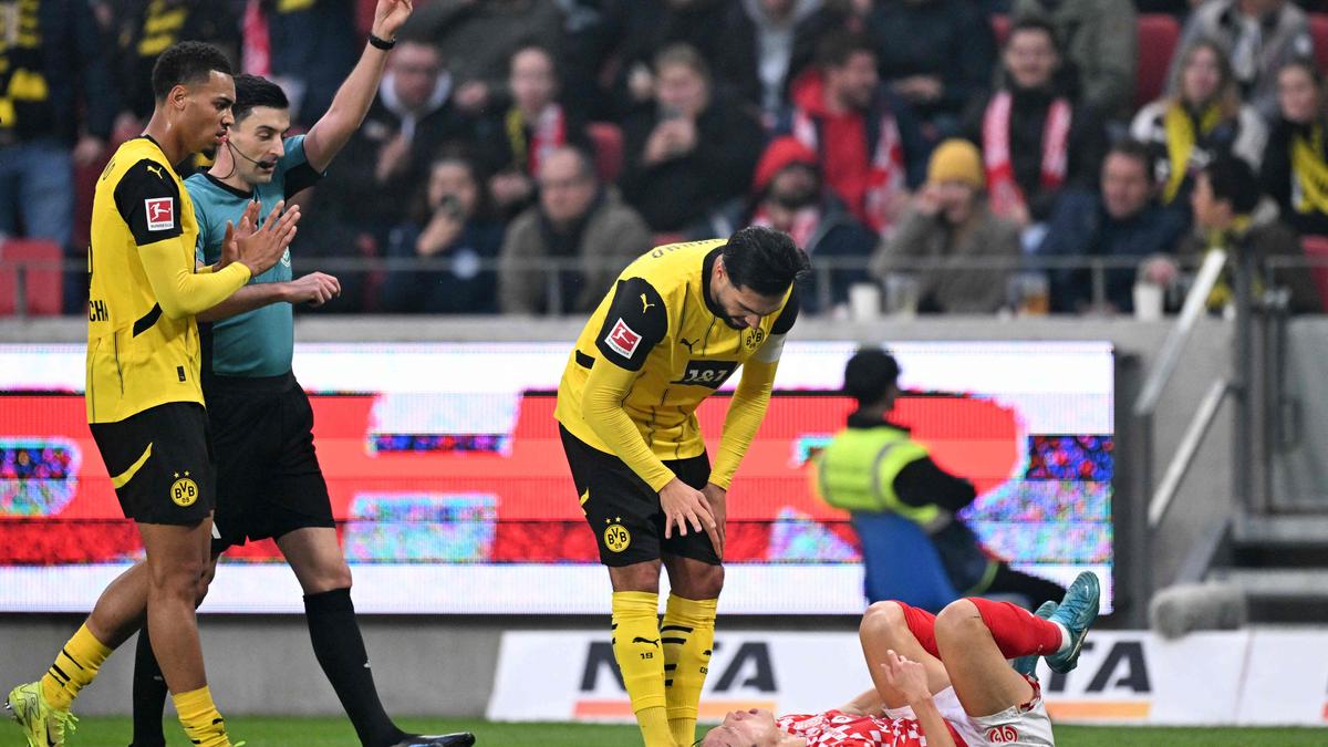 Bundesliga: Ten-man Dortmund slumps to 3-1 loss at Mainz; Bochum snatches 1-1 draw against Leverkusen