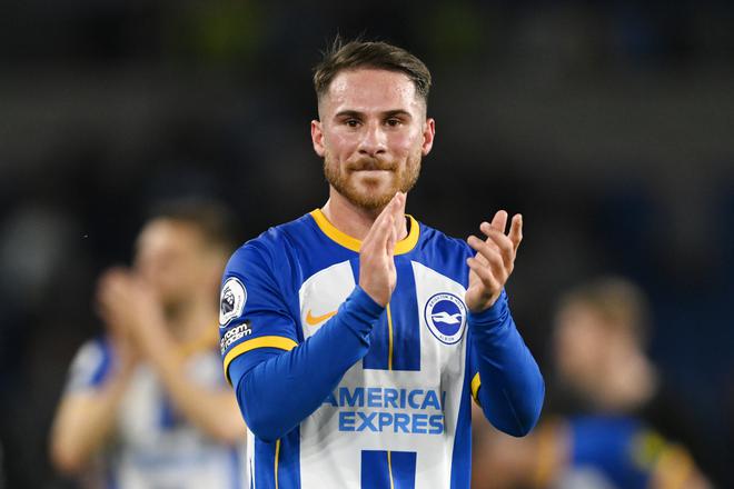 Alexis Mac Allister applauds the fans after the Premier League match between Brighton & Hove Albion and Manchester City. 