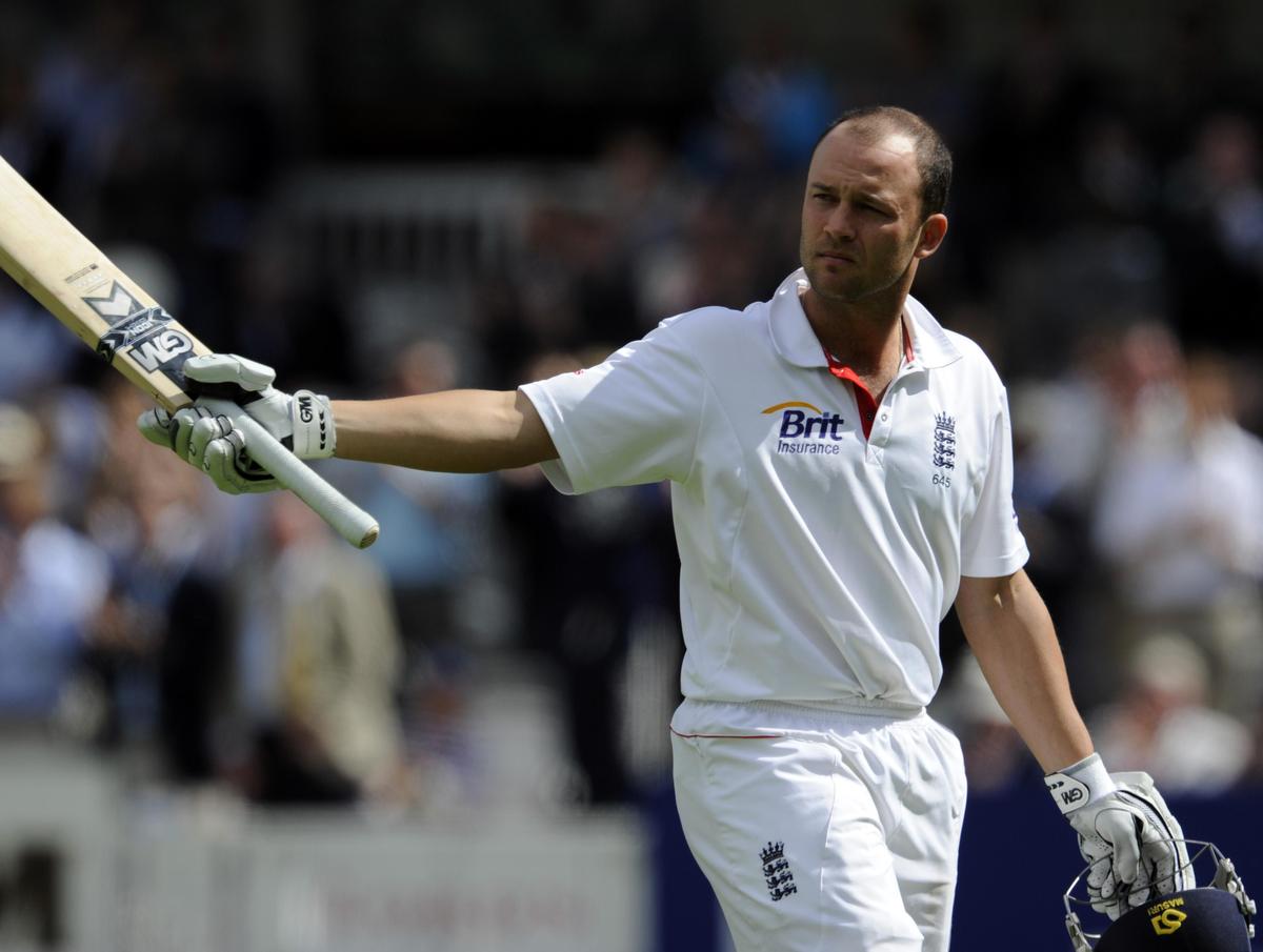 A carreira condecorada de Trott também o viu subir ao ranking mundial de testes nº 1, com a Inglaterra vencendo Down Under em 2010-2011.