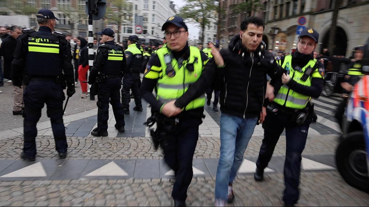 Dutch police arrest five more suspects in attacks against Israeli football fans