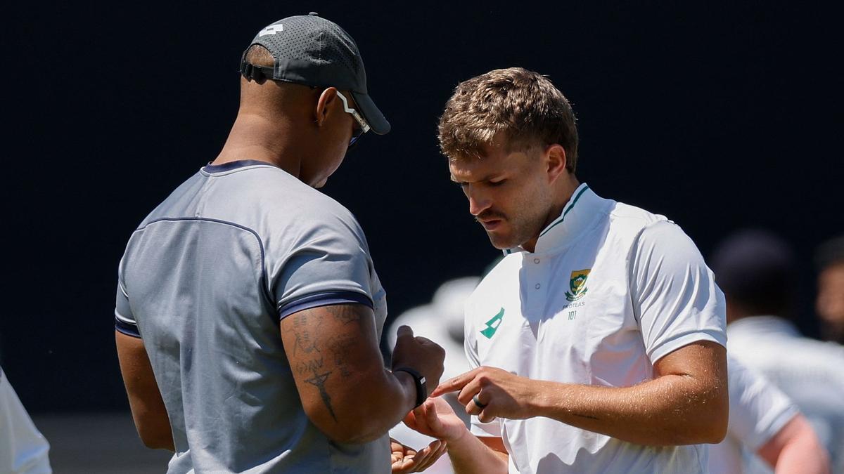 South African all-rounder Mulder to miss rest of Sri Lanka Test series due to injury, Breetzke named replacement