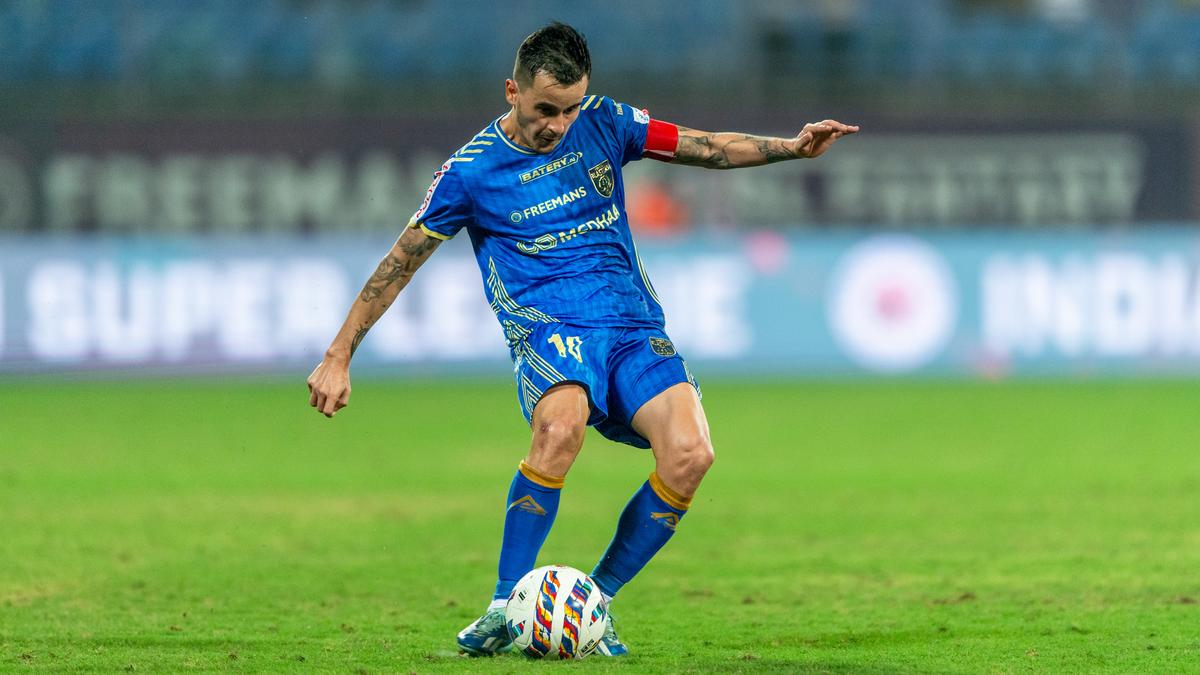 ISL 2024-25: Kerala Blasters faces tough task against Mohun Bagan to keep playoff hopes alive