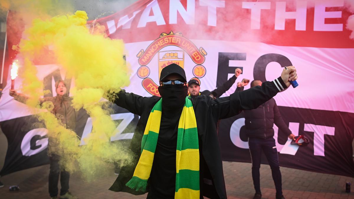 Man United protests: Why were Man United fans wearing green and yellow before Liverpool match