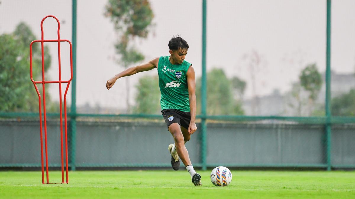 Fan de Barcelone qui a perfectionné ses compétences à Madrid – Soham Varshneya tire désormais les ficelles au milieu de terrain du Bengaluru FC