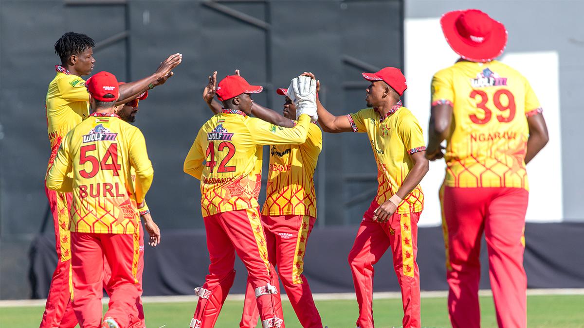 ZIM vs NZ Live Score, T20I Tri-Series 2025: New Zealand 24/1; Ngarava removes Robinson early