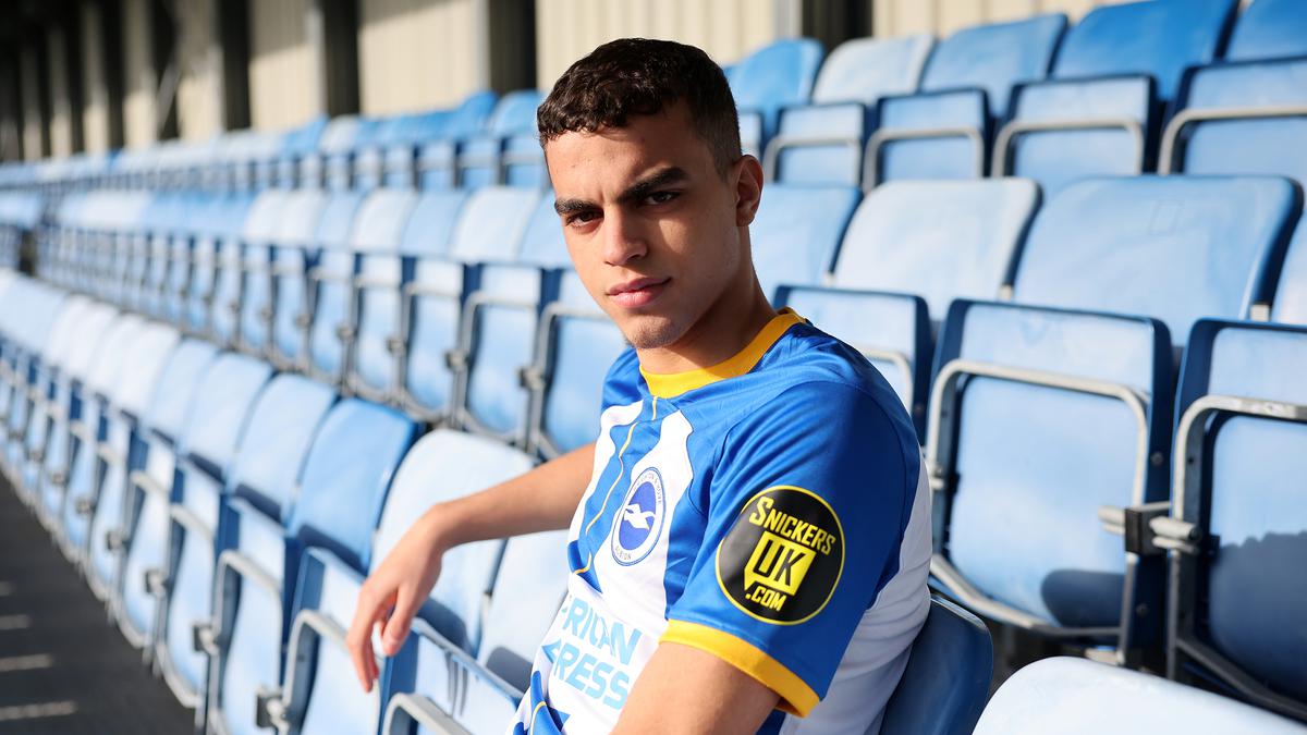 Brighton signs Swedish teenager Yasin Ayari