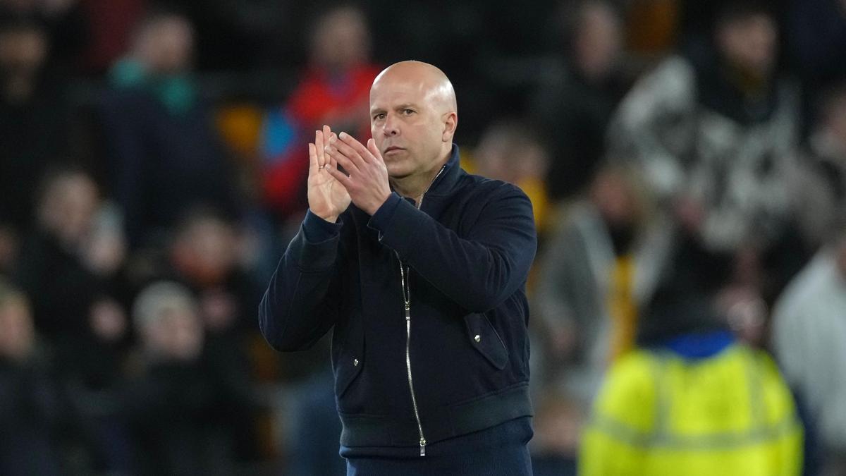 Premier League 2025-2026: Slot visa a prata para resgatar o Liverpool de uma temporada difícil