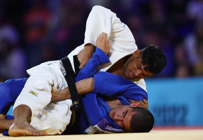 Vijay Kumar Yadav in action against Cyprus’ Petros Christodoulides during their bronze medal match on Monday. 