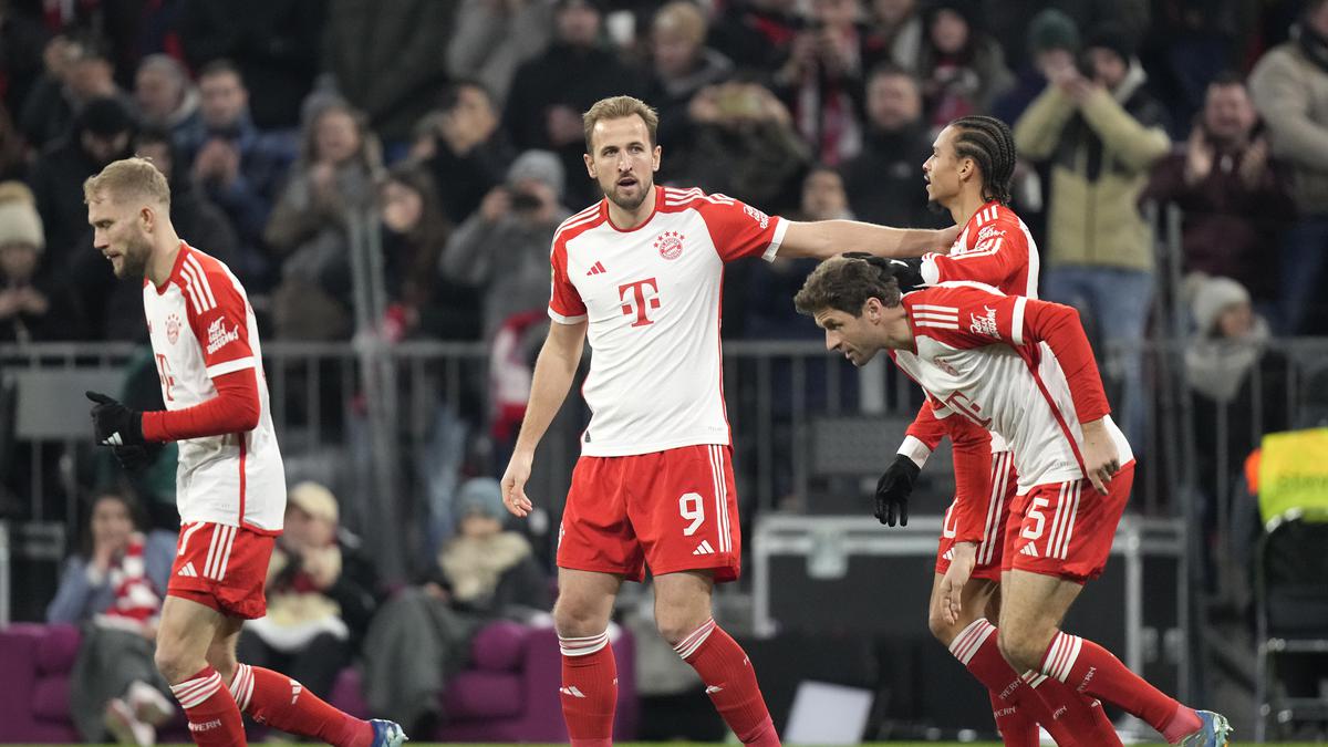 Bundesliga: Kane scores twice to end brief goal drought as Bayern keeps pace with Leverkusen