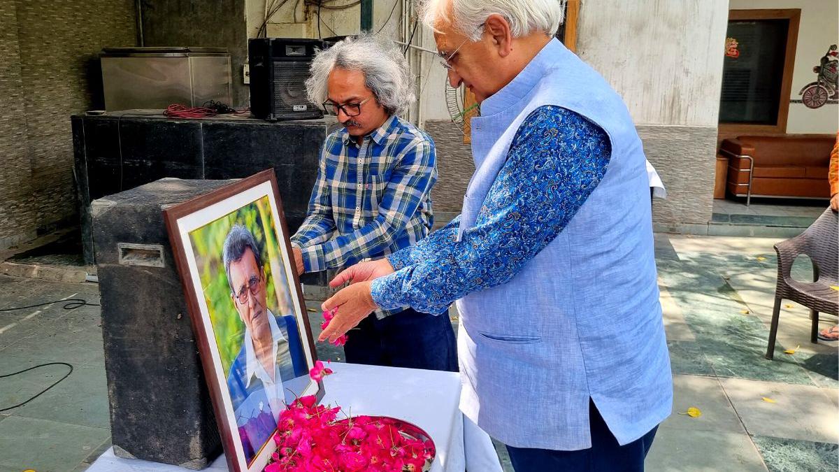 Prayer meeting held in memory of the ‘Prince of cricket’ Salim Durani