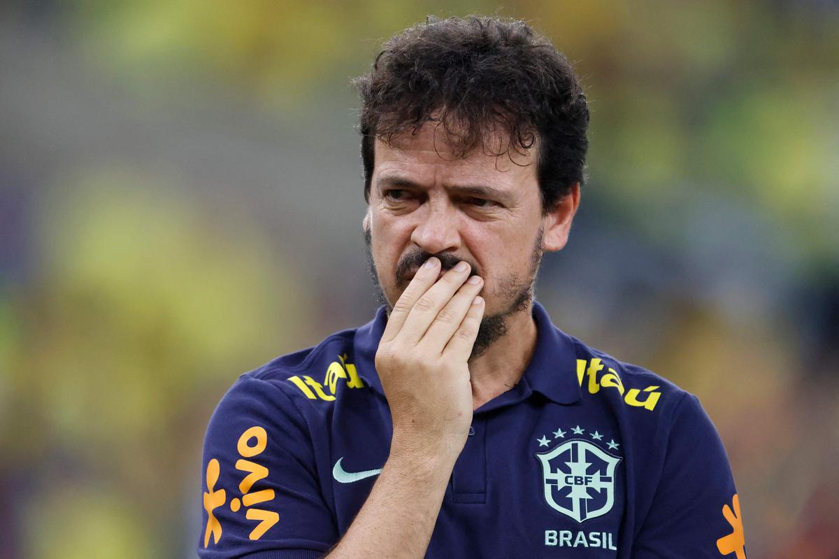 Brasil demitiu Dinis do cargo de técnico e pode ser substituído por Torrival Jr.