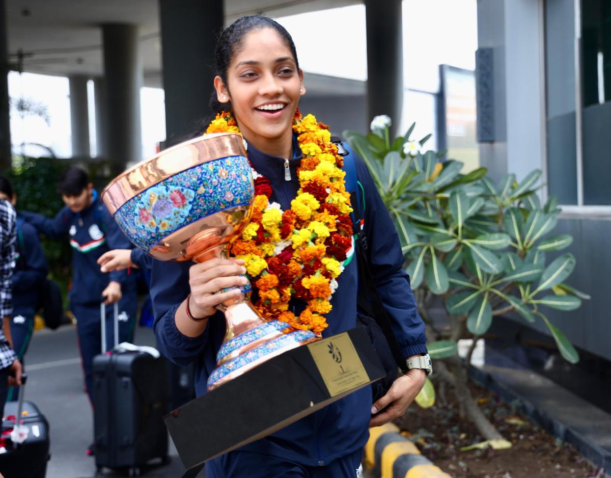 India captain Sonali Shingate arrives in New Delhi with the Asian Kabaddi Championship 2025 title.