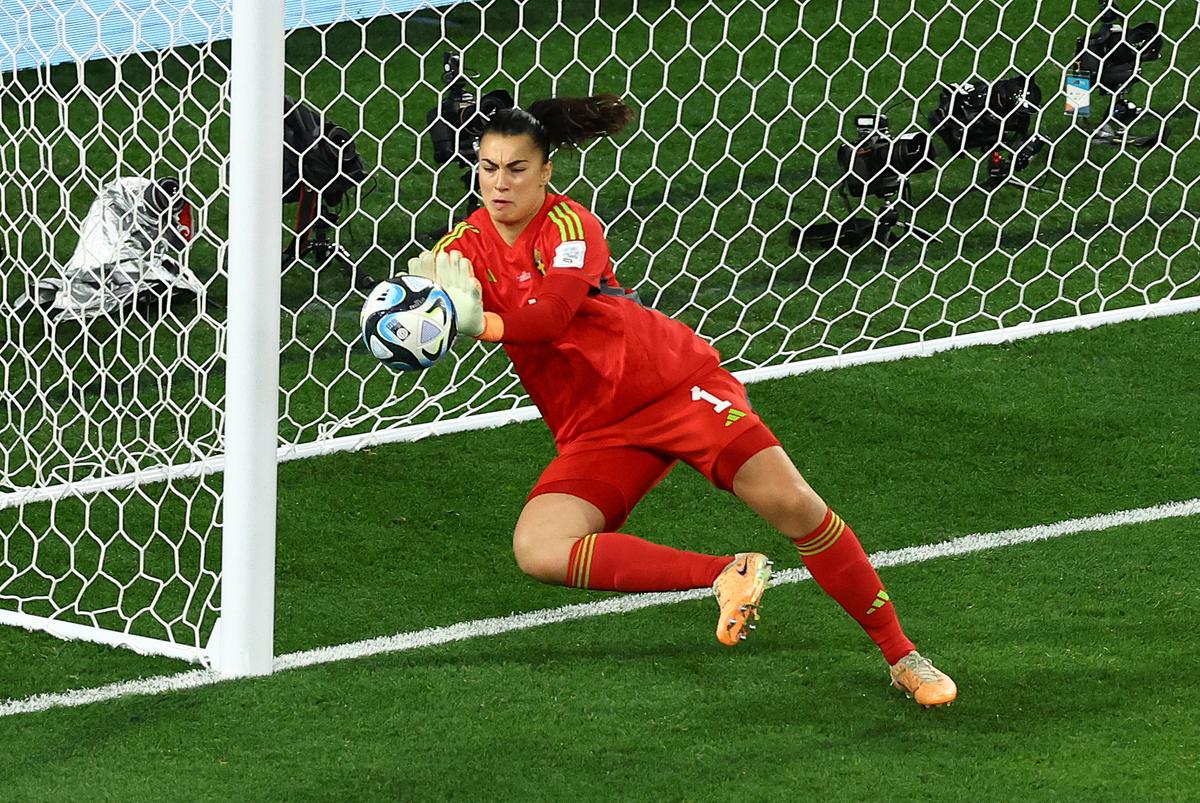 Sweden’s Zecira Musovic makes a save against USA. 