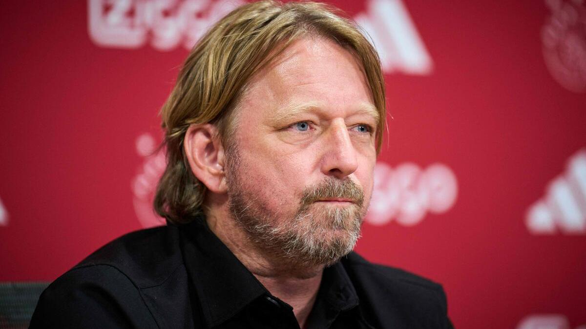 Ajax removes director of football Mislintat with immediate effect
