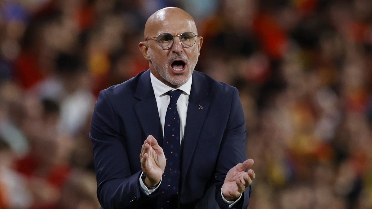 Euro 2024 qualifiers: Spain coach Luis de la Fuente calls up uncapped duo Oihan Sancet, Fran Garcia