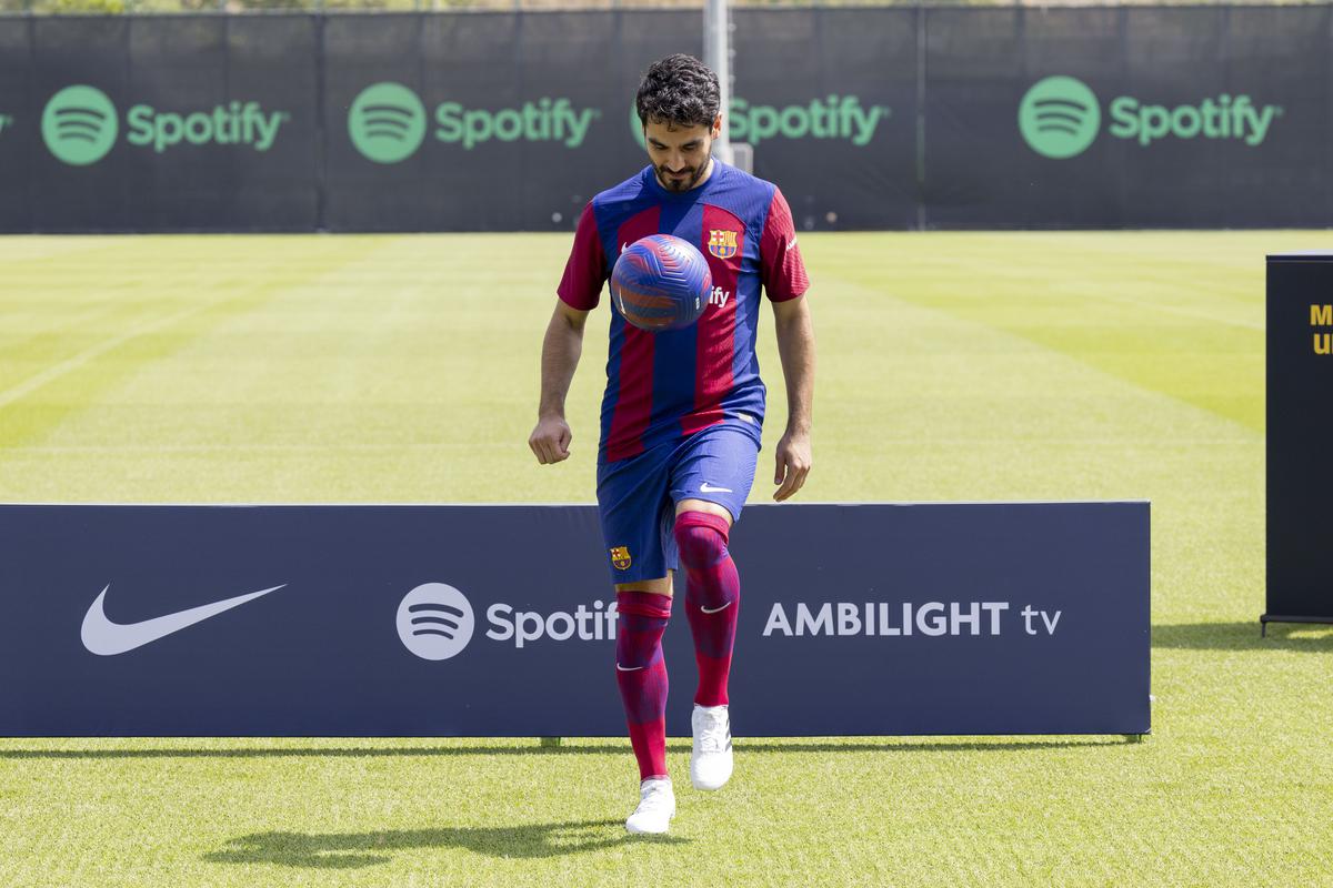 German midfielder Ilkay Gundogan controls the ball during the official presentation after signing for FC Barcelona in Barcelona, Spain, Monday, July 17, 2023. (AP Photo/Joan Monfort)