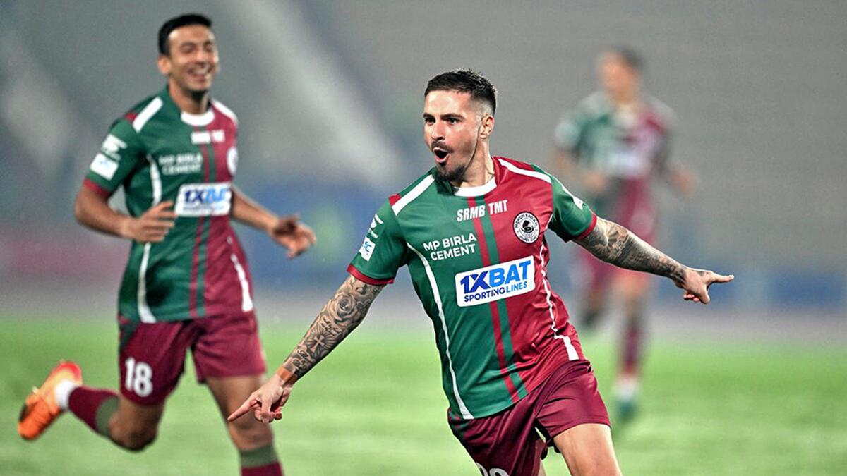 ISL 2024-25: League leader Mohun Bagan SG hosts challenger Bengaluru FC at home