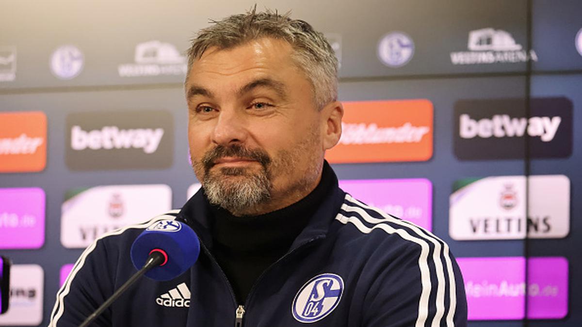 Struggling Schalke hires Thomas Reis as coach