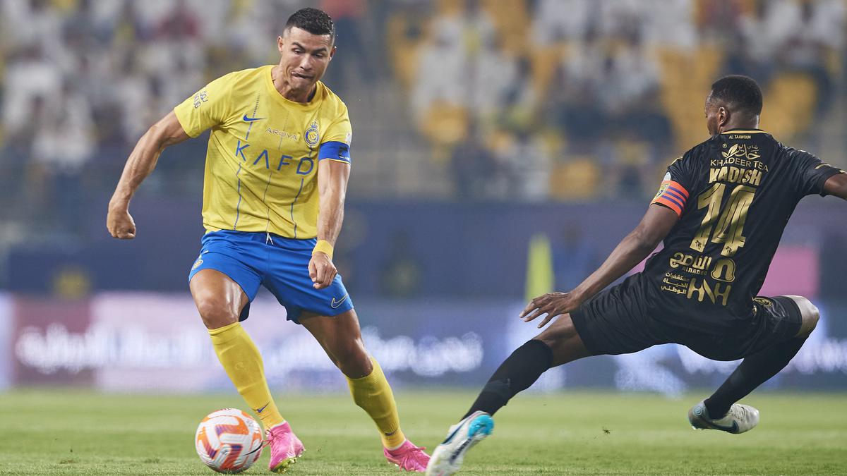 Fans Cheer as Ronaldo Takes Field at Al Nassr