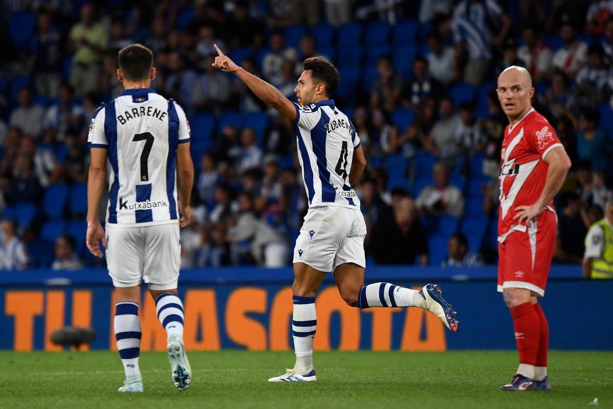 Zubimendi marcó el gol de la Real Sociedad ante el Rayo Vallecano en La Liga en el Estadio de Anoeta de San Sebastián.