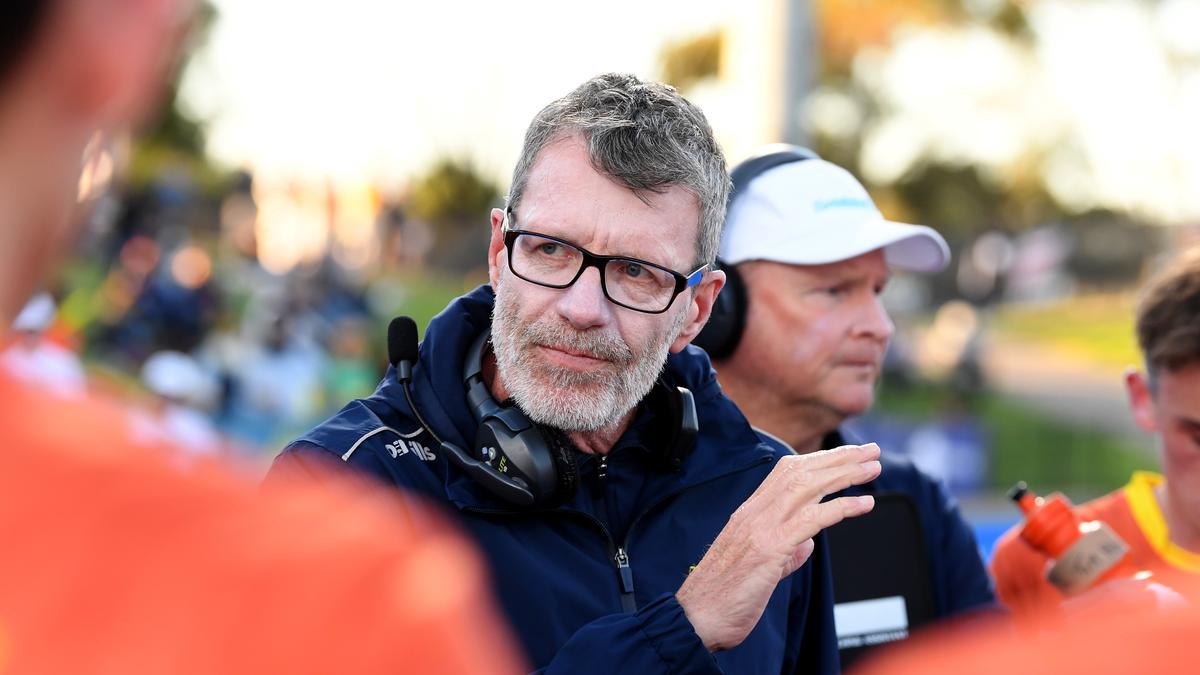 How coaches are using headphones to ace tactical battles at Hockey