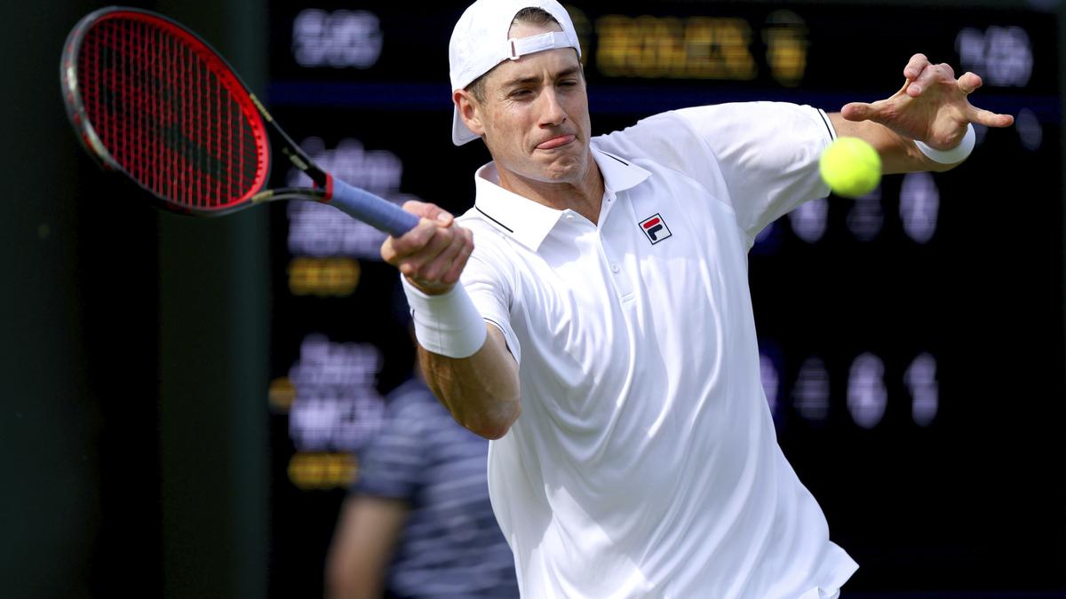 US teen Michelsen beats four-time champ Isner to reach first ATP final at Newport