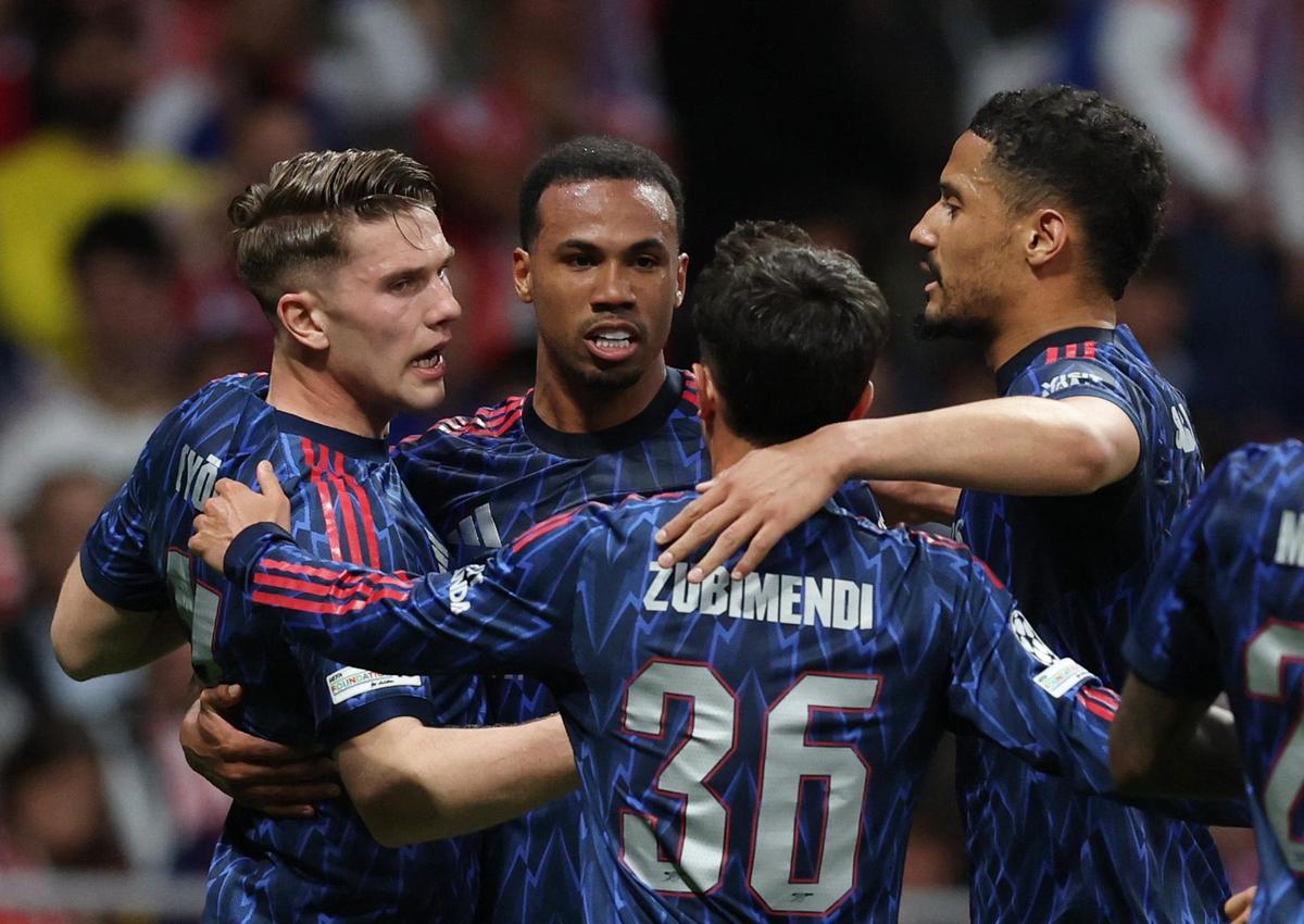 Arsenal strelil 19 gólov z rohov, čo je rekord v jednej sezóne Premier League.