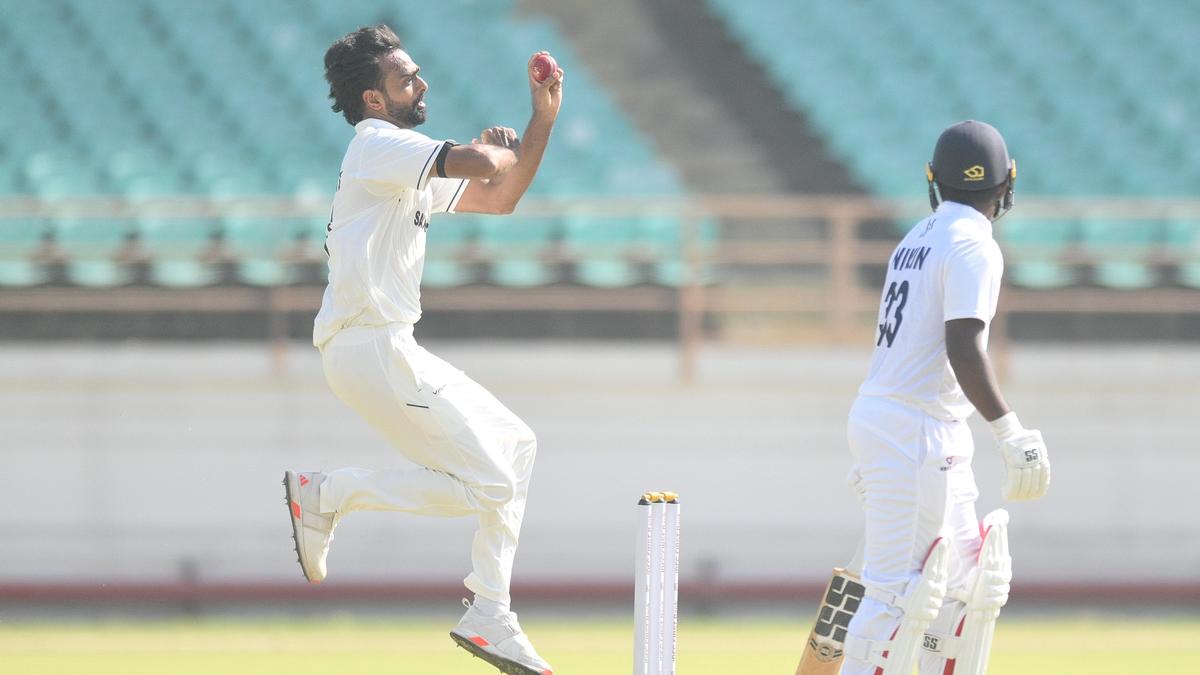 Ranji Trophy 2025-26: Unadkat puts brakes on Kerala to keep Saurashtra alive on Day 2
