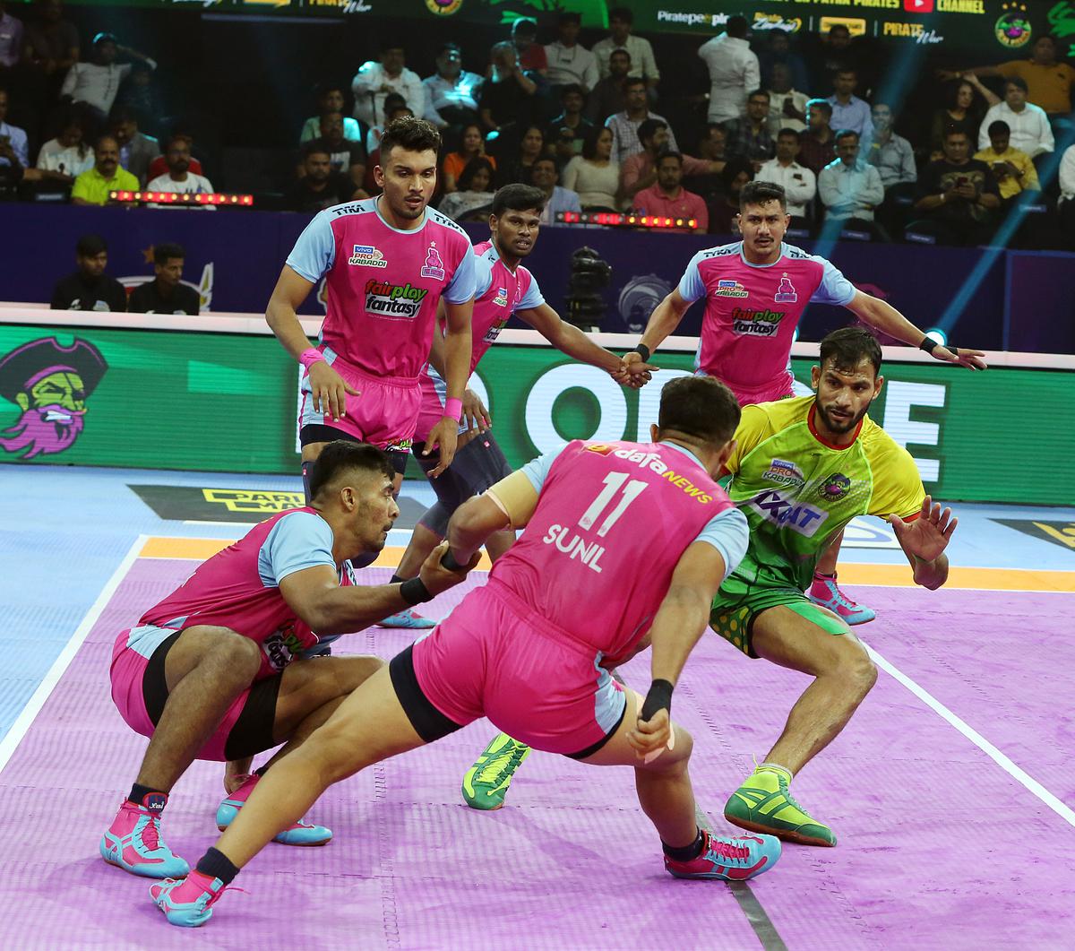 Dabang Delhi vs Patna Pirates - Play Fantasy Kabaddi in India