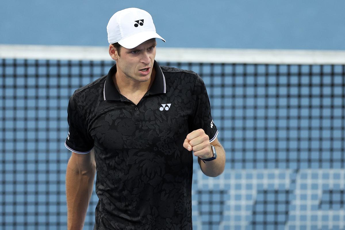 Miami Open Hurkacz beats Kokkinakis in epic, Medvedev cruises through