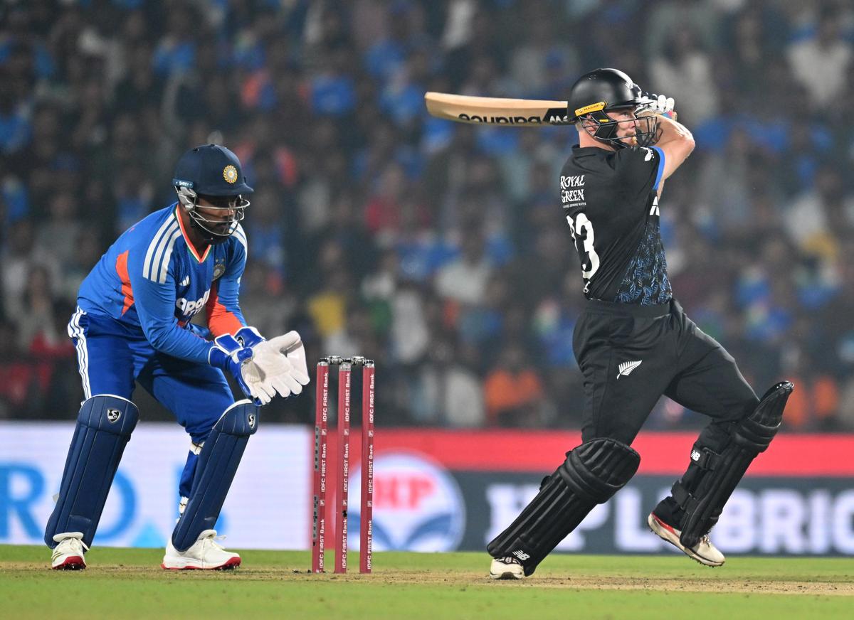 Glenn Phillips (78, 40b, 4x4, 6x6) lutou bravamente, mas não foi suficiente, pois os visitantes só conseguiram 190 para sete em 20 saldos.